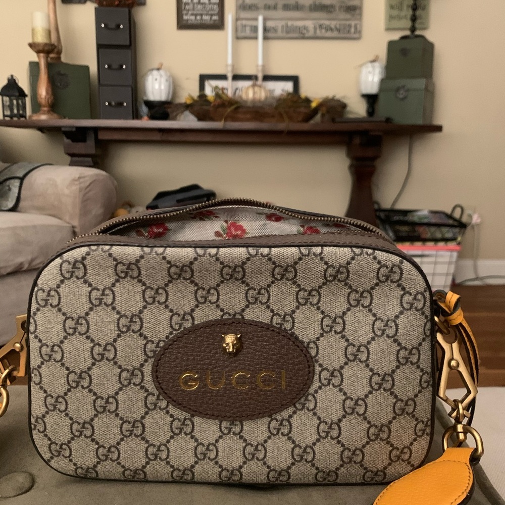 Gucci Neo Vintage GG Supreme Messenger